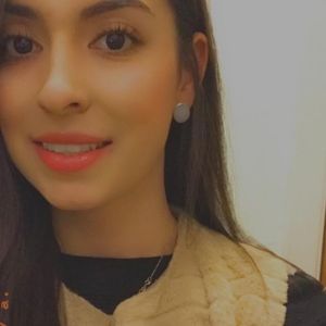 Meet your Posher, Adriana